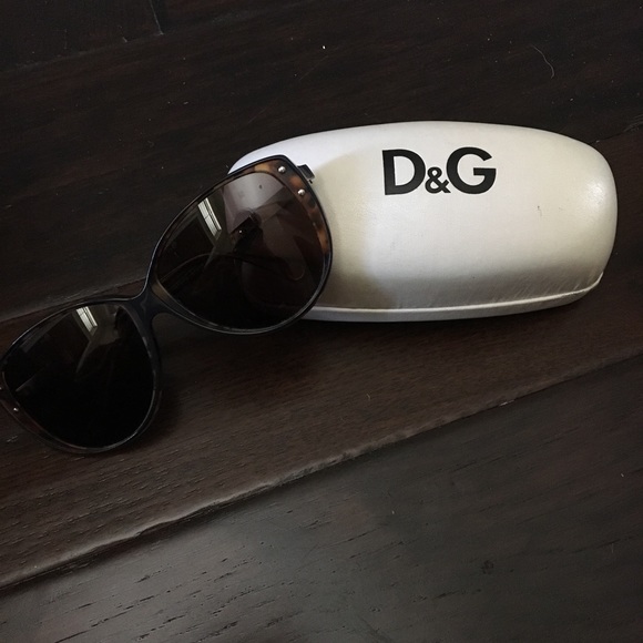 Dolce and Gabbana sunglasses - Picture 3 of 5